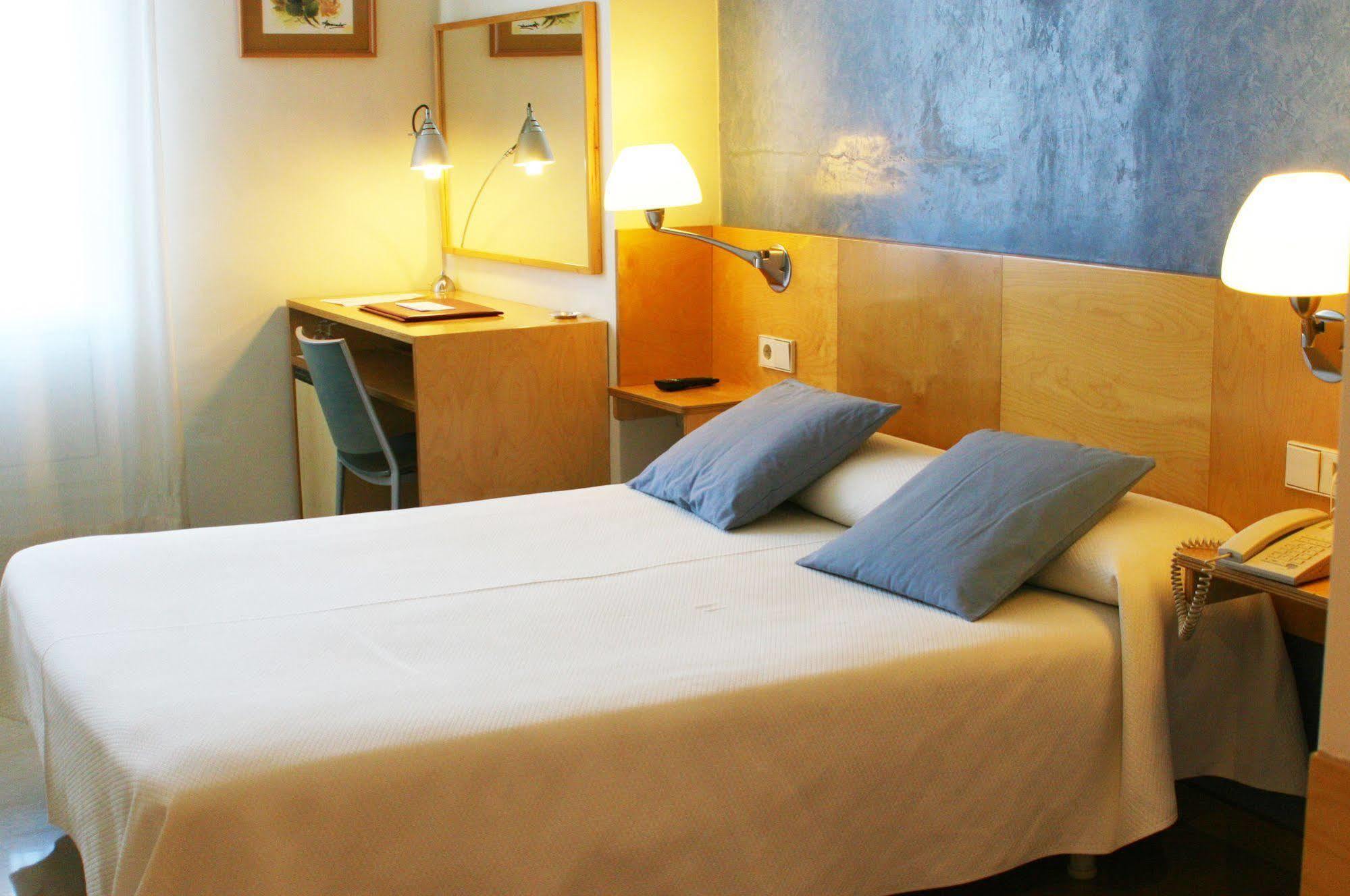 Hotel Rambla Figueres Exterior photo