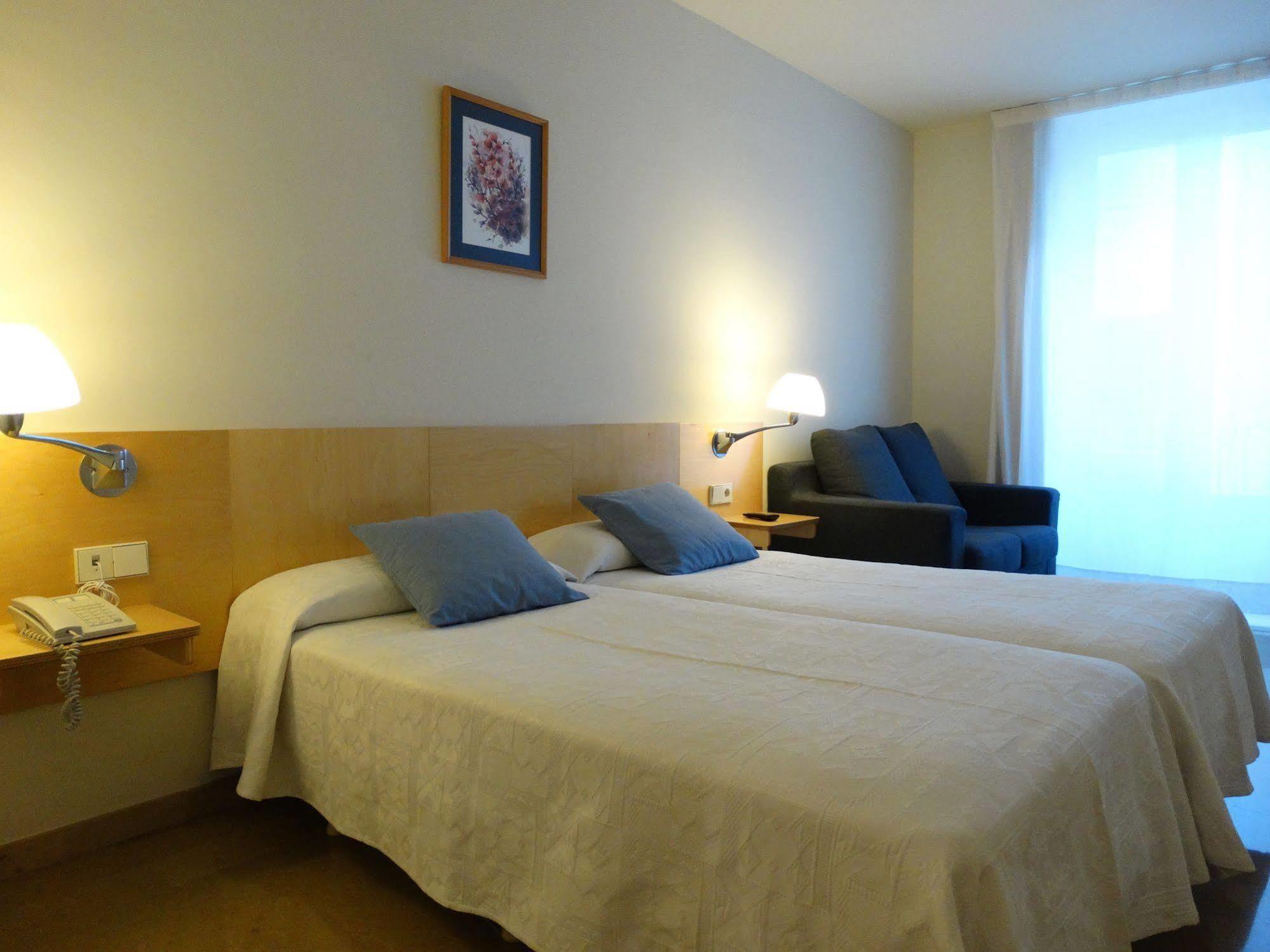 Hotel Rambla Figueres Exterior photo