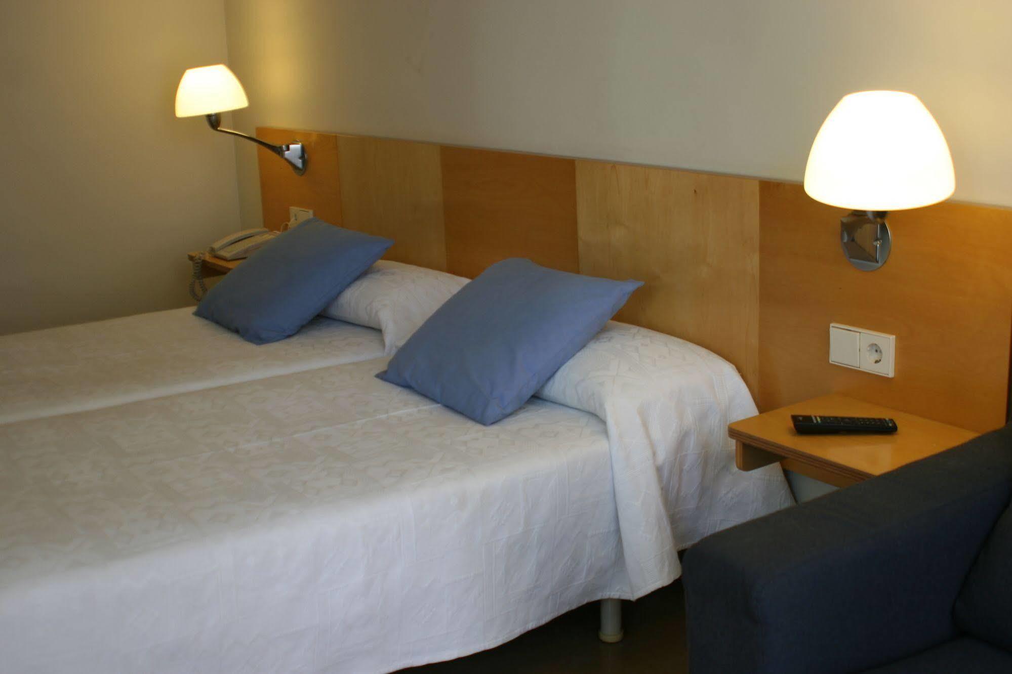 Hotel Rambla Figueres Exterior photo